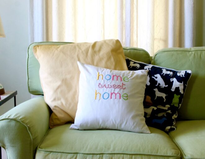 5 Minute Pillow Craft using Chalk Couture